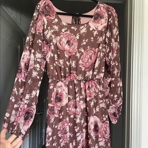 Knee length dress with open back slit